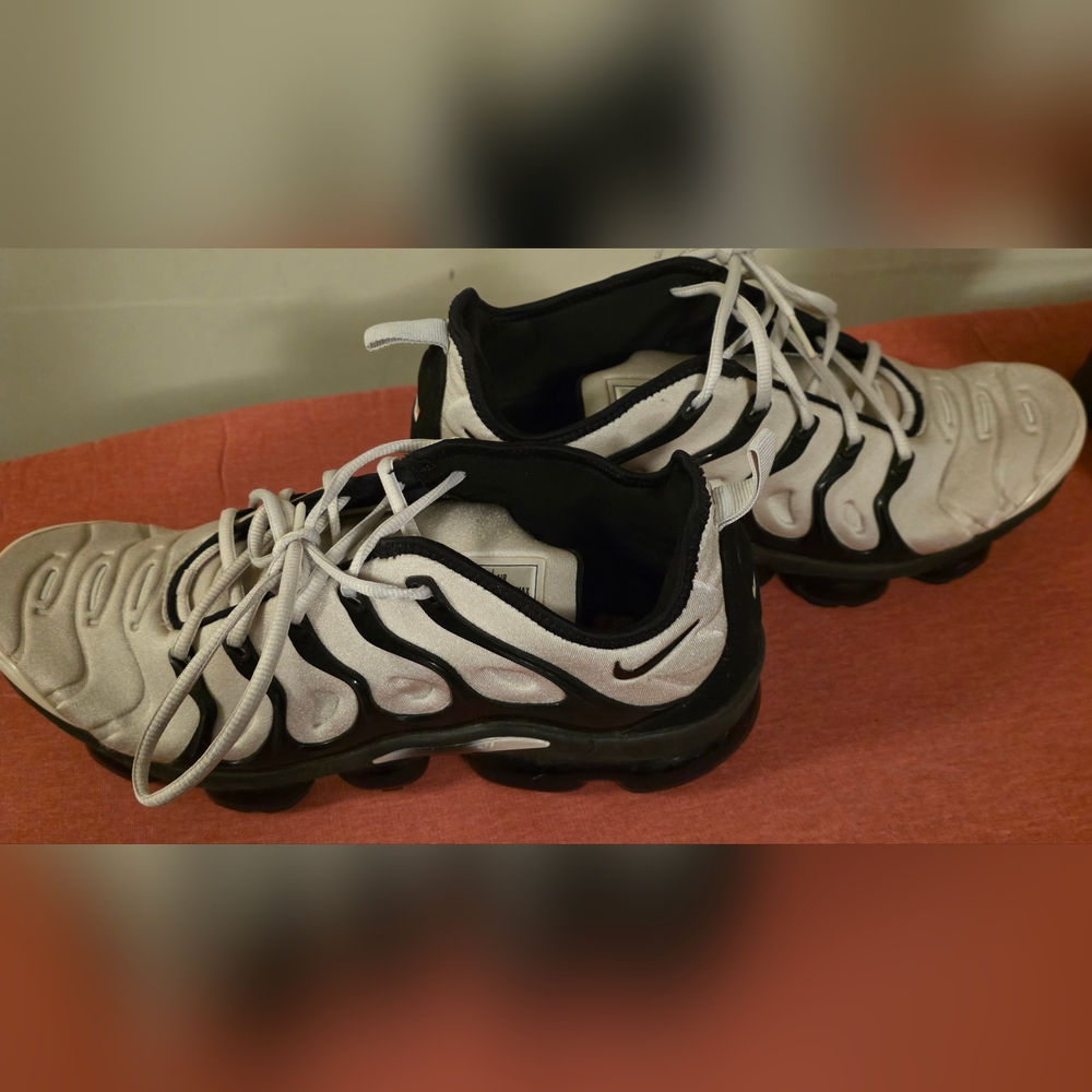 Nike VaporMax Plus In tan/Black. Very Good Condition.